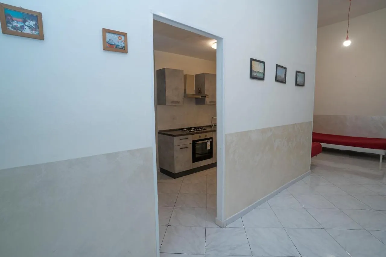 Flyresidence Garibaldi Naples 0*,