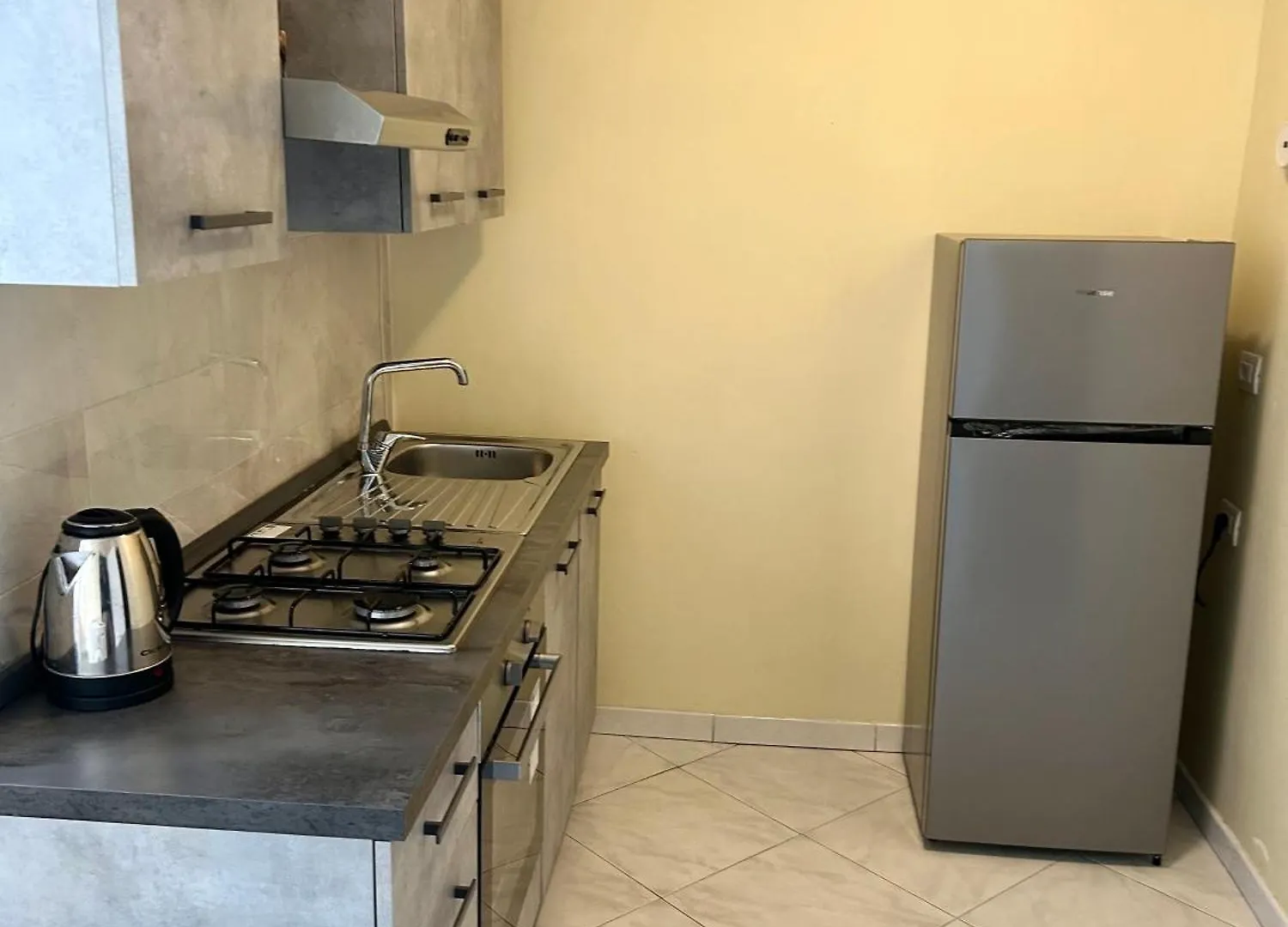 Flyresidence Garibaldi Naples