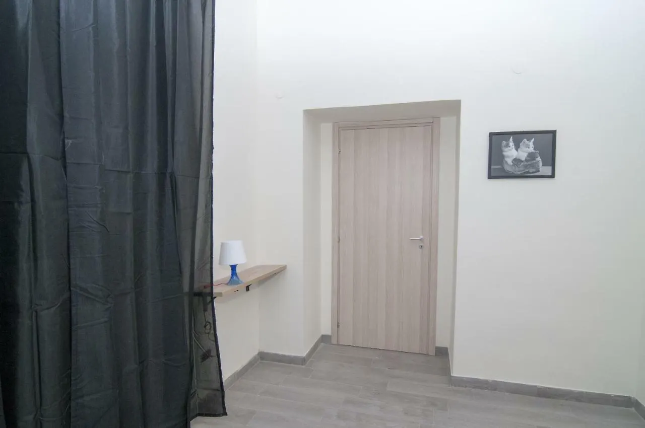 Holiday home Flyresidence Garibaldi Naples Italy